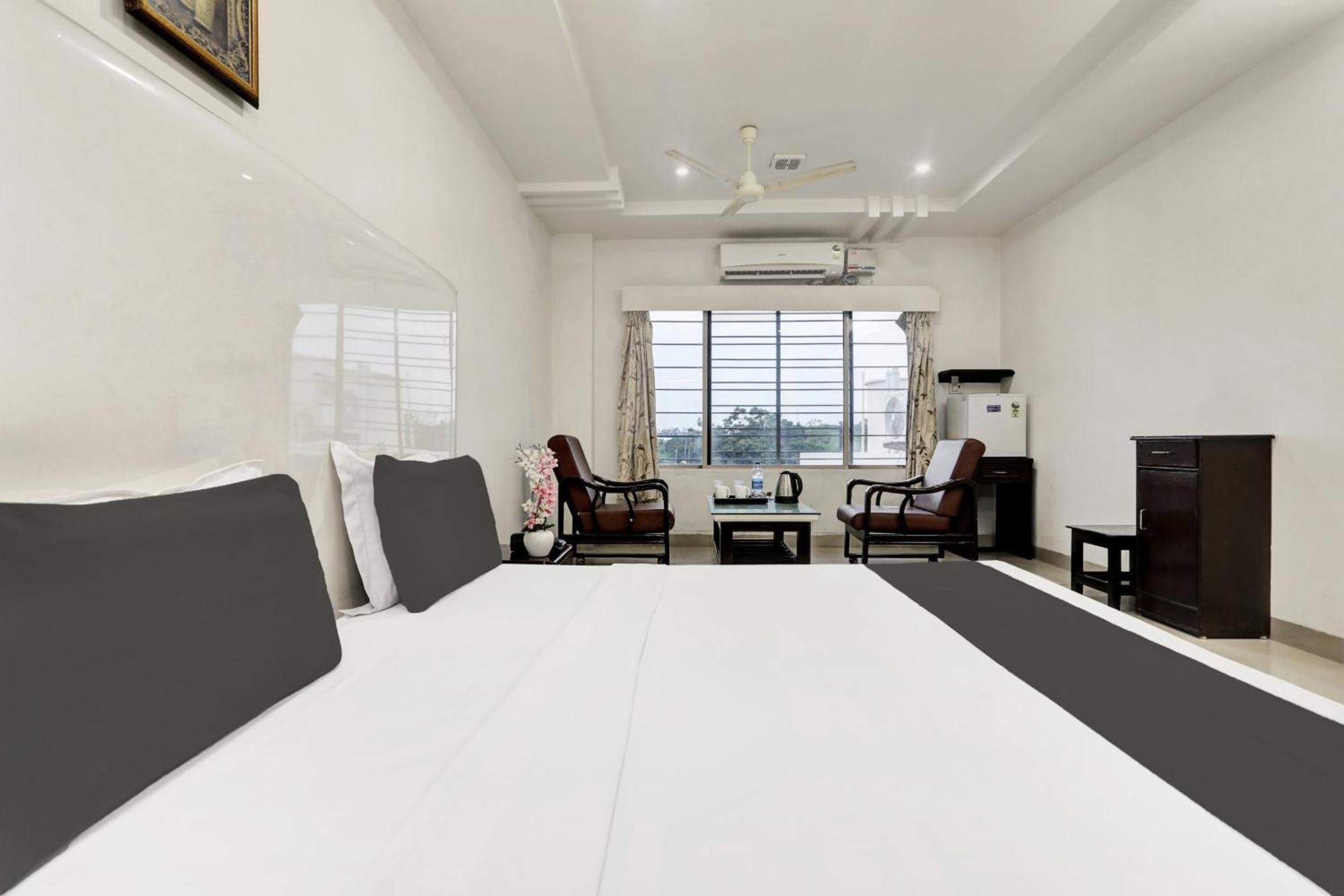 Hotel Grandarya Eluru Exterior foto