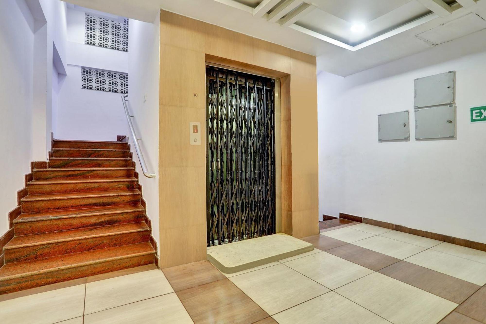 Hotel Grandarya Eluru Exterior foto