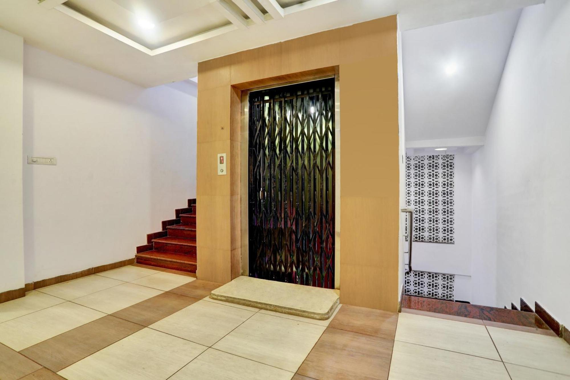 Hotel Grandarya Eluru Exterior foto