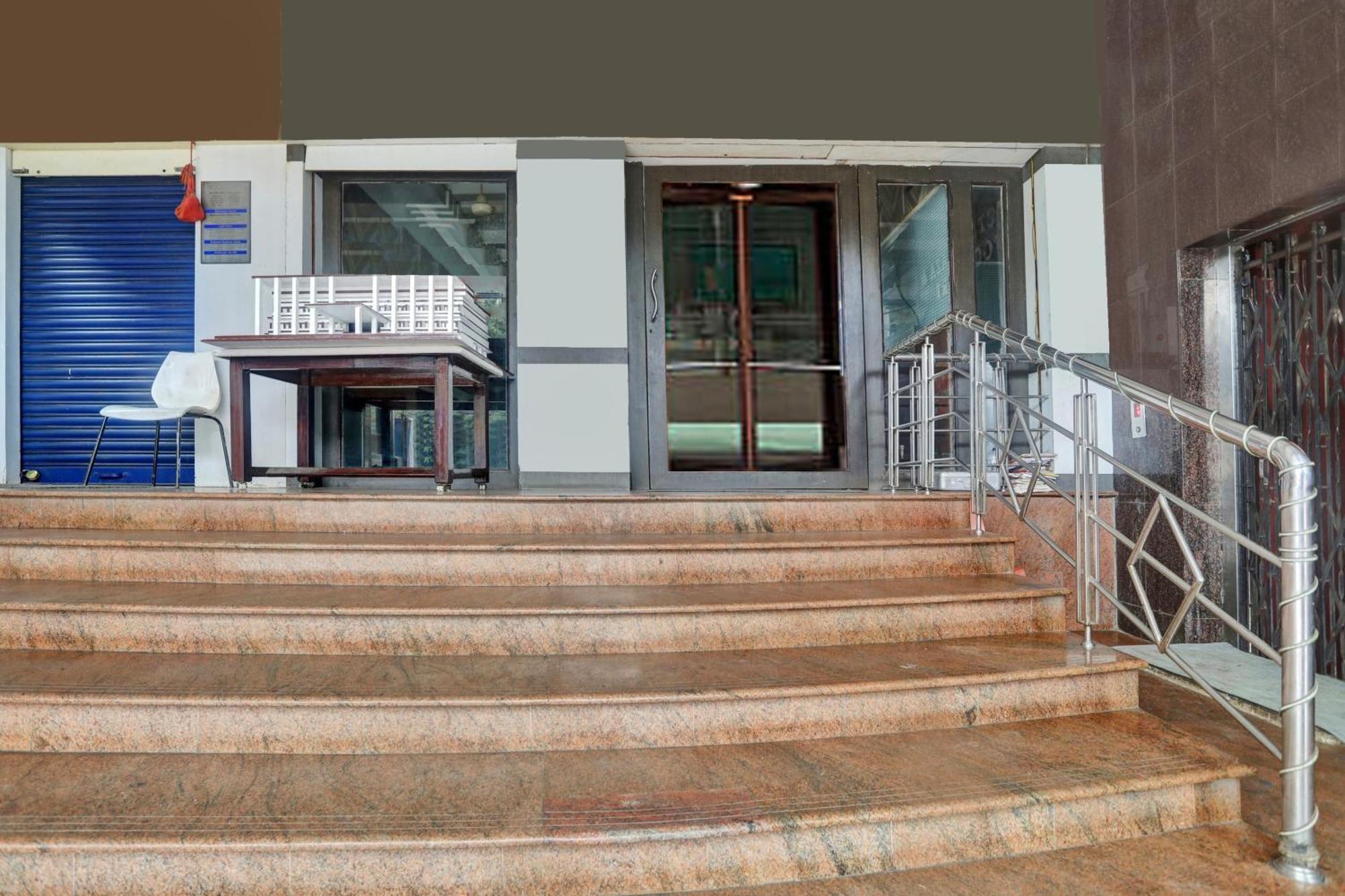 Hotel Grandarya Eluru Exterior foto