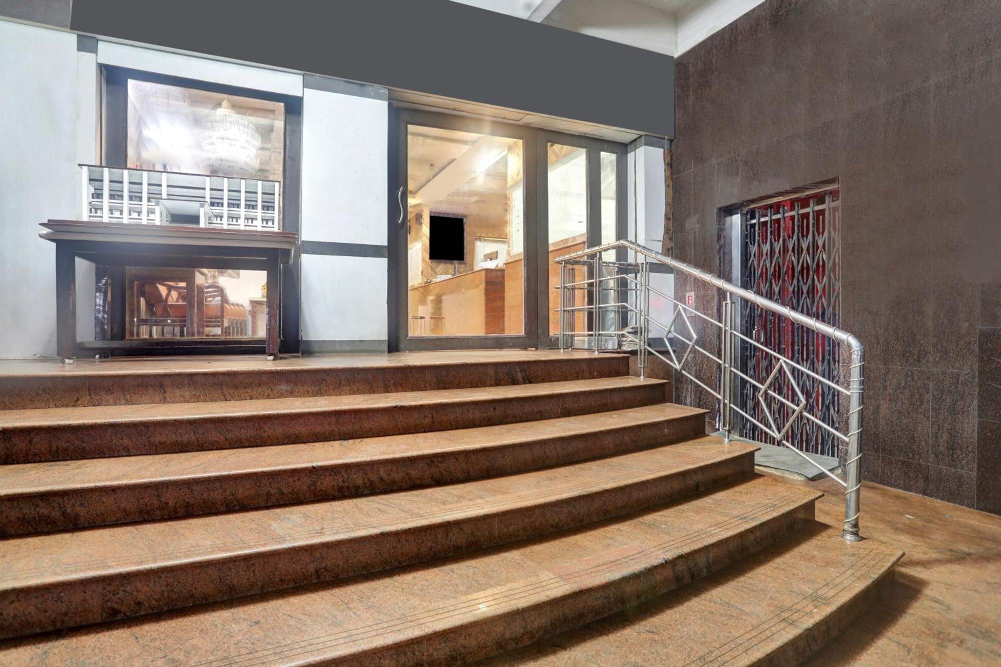 Hotel Grandarya Eluru Exterior foto